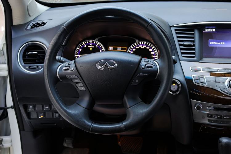 Used Infiniti QX60 2014 2.5 S/C Hybrid All-Wheel-Drive Versatile Edition Steering Wheel