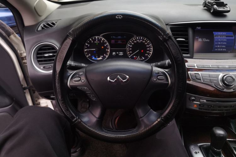Used Infiniti QX60 2014 2.5 S/C Hybrid Two-Wheel Drive Excellence Edition Steering Wheel