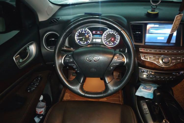 Used Infiniti QX60 2014 3.5L Four-Wheel Drive All-Terrain Version Steering Wheel