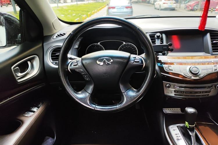 Used Infiniti QX60 2014 2.5 S/C Hybrid Two-Wheel Drive Excellence Edition Steering Wheel