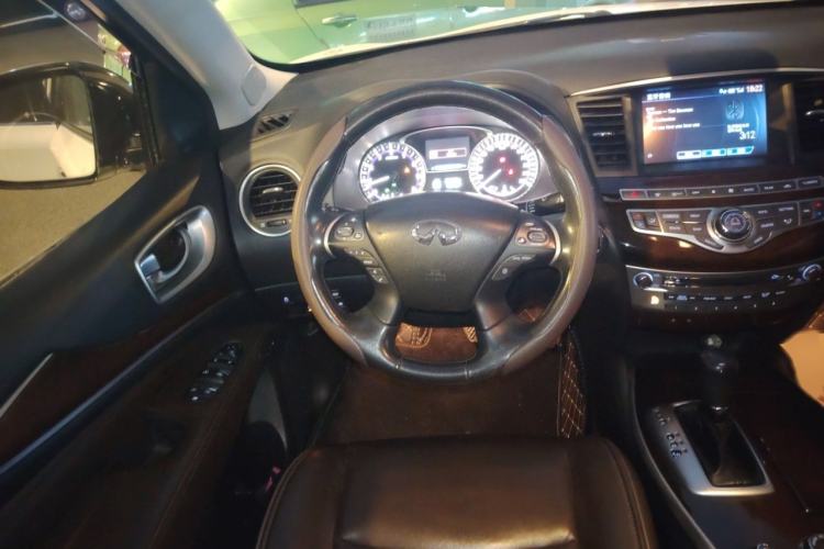 Used Infiniti QX60 2014 3.5L Four-Wheel Drive All-Terrain Version Steering Wheel