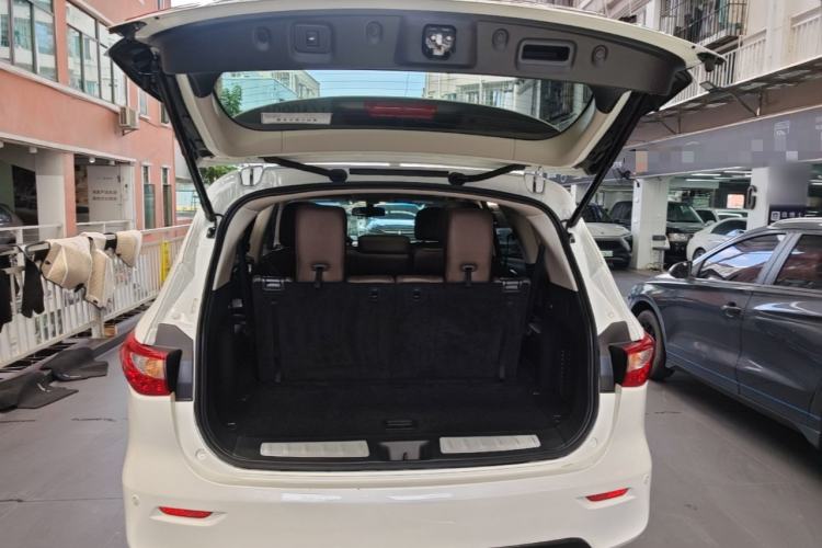 Used Infiniti QX60 2014 2.5 S/C Hybrid Two-Wheel Drive Excellence Edition Trunk