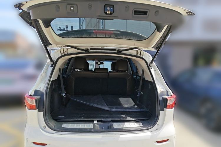Used Infiniti QX60 2014 3.5L Two-Wheel Drive Excellence Edition Trunk