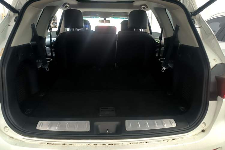 Used Infiniti QX60 2014 3.5L Two-Wheel Drive Excellence Edition Trunk