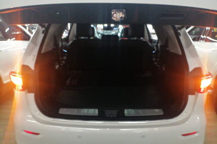 Used Infiniti QX60 2014 3.5L Four-Wheel Drive All-Terrain Version Trunk