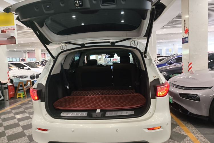 Used Infiniti QX60 2014 2.5 S/C Hybrid All-Wheel-Drive Versatile Edition Trunk