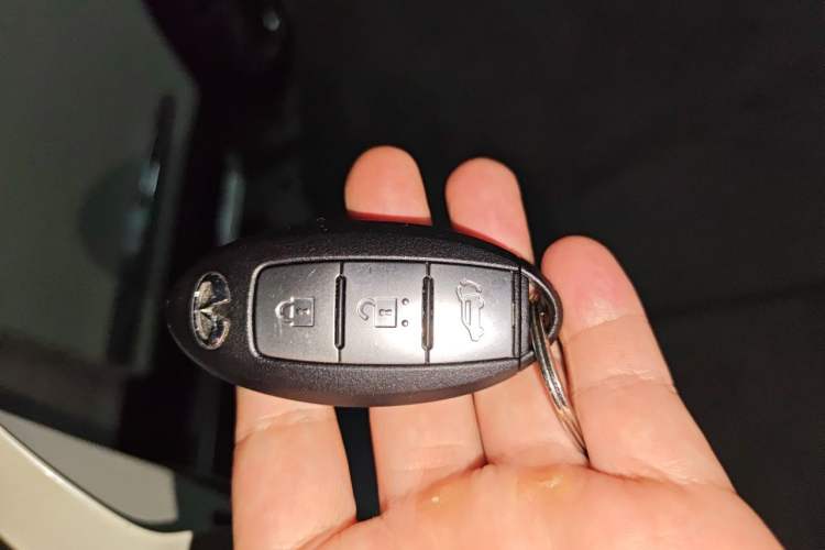Used Infiniti QX60 2014 2.5 S/C Hybrid Two-Wheel Drive Excellence Edition Vehicle Key