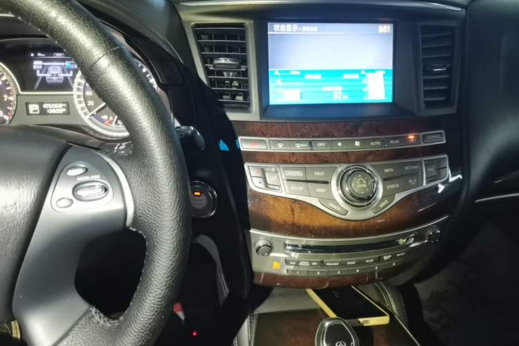 Used Infiniti QX60 2016 2.5 S/C Hybrid Two-Wheel-Drive Excellence Edition China V Standard Audio And AC Panel