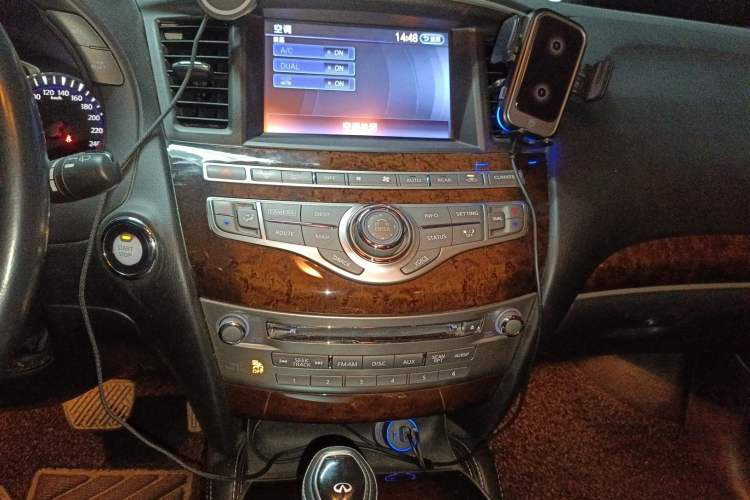 Used Infiniti QX60 2016 2.5 S/C Hybrid Four-Wheel Drive All-Terrain Version China V Emission Standard Audio And AC Panel