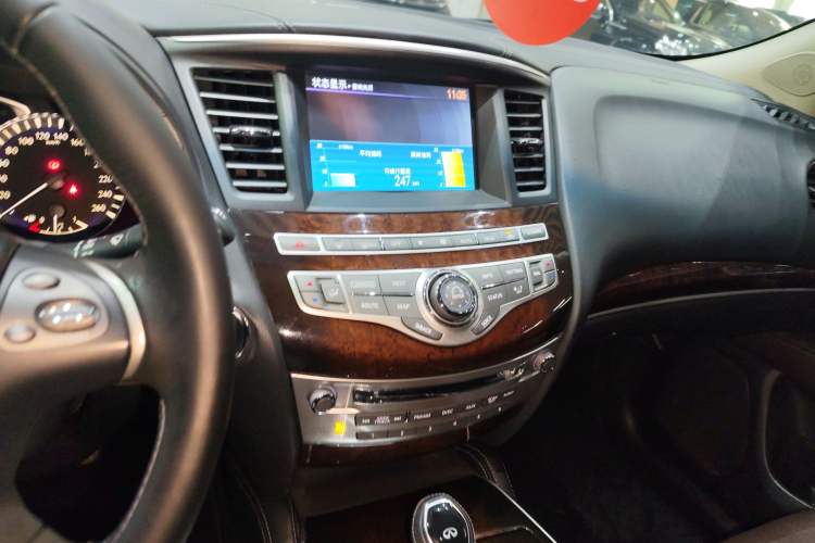 Used Infiniti QX60 2016 2.5 S/C Hybrid Two-Wheel-Drive Excellence Edition China V Standard Audio And AC Panel