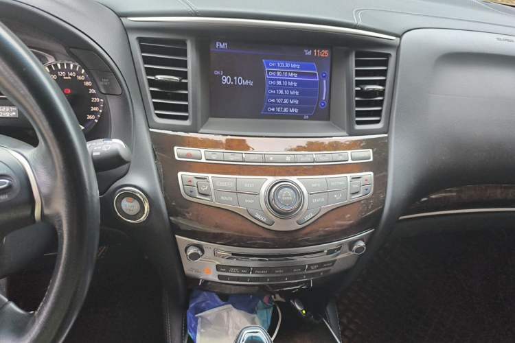 Used Infiniti QX60 2016 2.5 S/C Hybrid Two-Wheel-Drive Excellence Edition China V Standard Audio And AC Panel