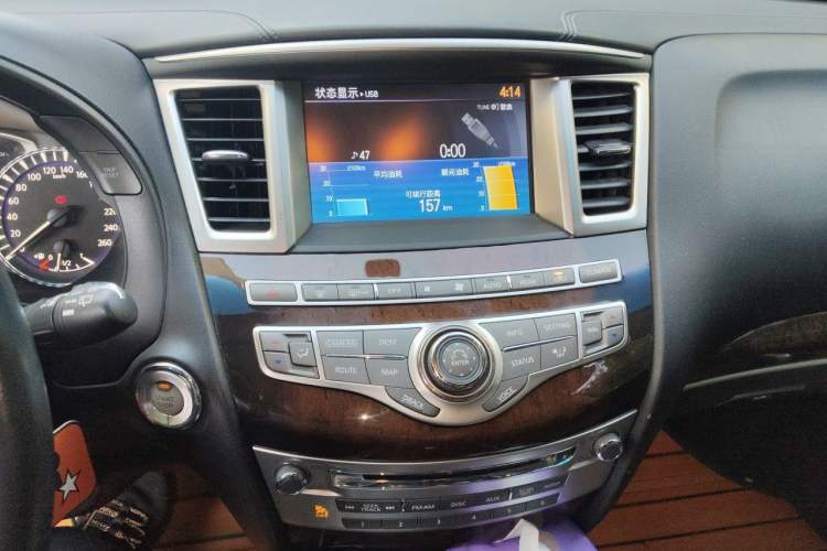 Used Infiniti QX60 2016 2.5 S/C Hybrid Two-Wheel-Drive Excellence Edition China V Standard Audio And AC Panel