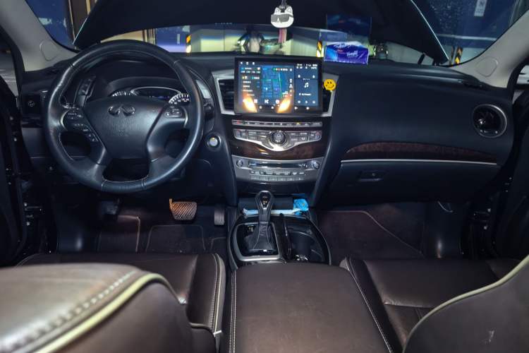 Used Infiniti QX60 2016 2.5 S/C Hybrid Two-Wheel-Drive Excellence Edition China V Standard Center Console