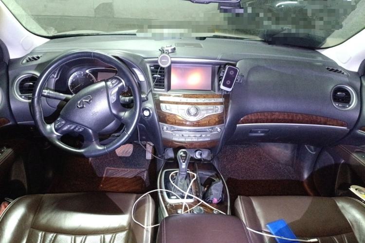 Used Infiniti QX60 2016 2.5 S/C Hybrid Four-Wheel Drive All-Terrain Version China V Emission Standard Center Console
