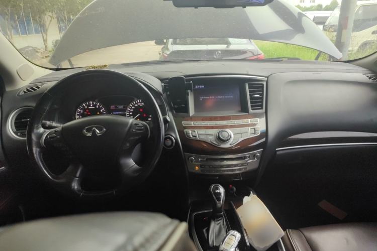 Used Infiniti QX60 2016 2.5 S/C Hybrid Four-Wheel Drive All-Terrain Version China V Emission Standard Center Console