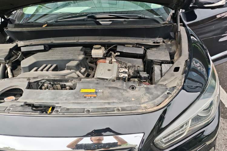 Used Infiniti QX60 2016 2.5 S/C Hybrid Two-Wheel-Drive Excellence Edition China V Standard Engine Bay Left