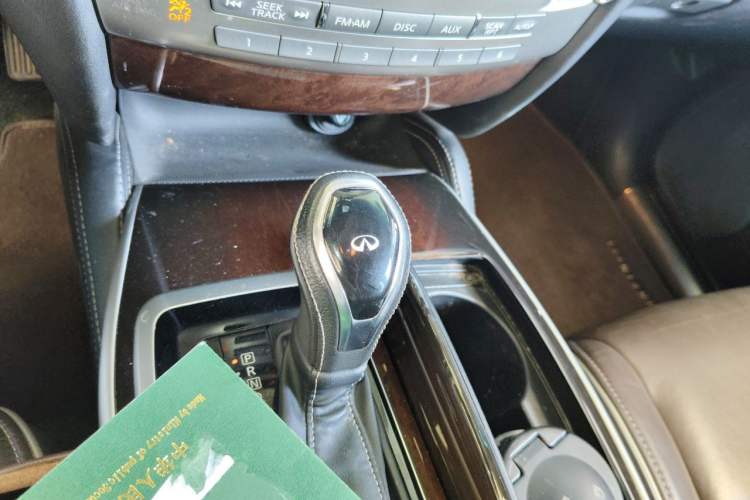Used Infiniti QX60 2016 2.5 S/C Hybrid Two-Wheel-Drive Excellence Edition China V Standard Gear Lever