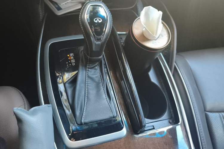 Used Infiniti QX60 2016 2.5 S/C Hybrid Four-Wheel Drive All-Terrain Version China V Emission Standard Gear Lever