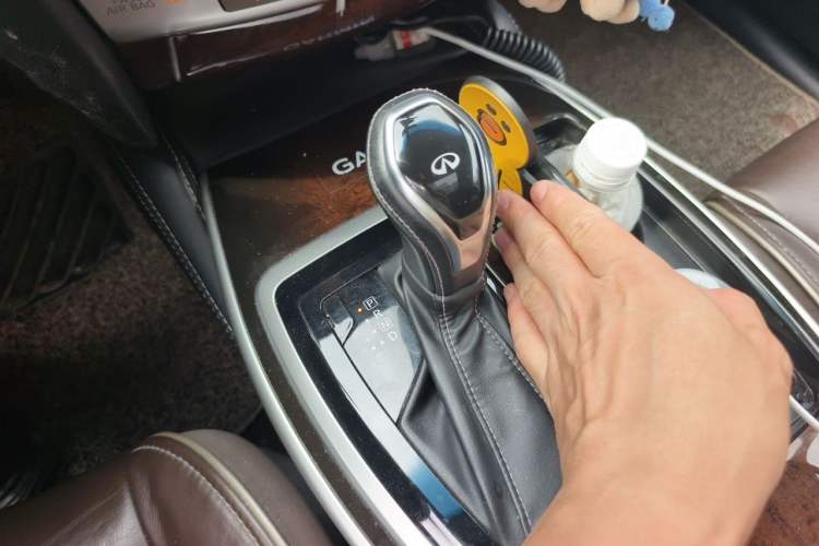 Used Infiniti QX60 2016 2.5 S/C Hybrid Four-Wheel Drive All-Terrain Version China V Emission Standard Gear Lever