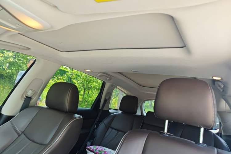 Used Infiniti QX60 2016 2.5 S/C Hybrid Two-Wheel-Drive Excellence Edition China V Standard Headliner