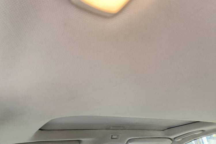 Used Infiniti QX60 2016 2.5 S/C Hybrid Two-Wheel-Drive Excellence Edition China V Standard Headliner