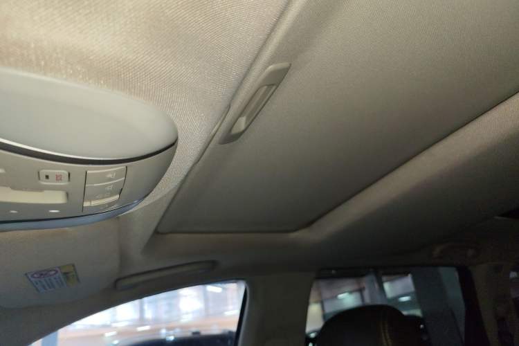 Used Infiniti QX60 2016 2.5 S/C Hybrid Two-Wheel-Drive Excellence Edition China V Standard Headliner