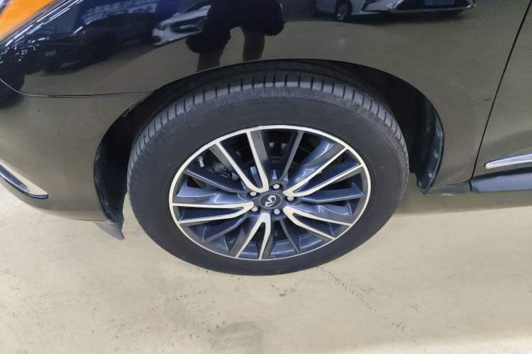 Used Infiniti QX60 2016 2.5 S/C Hybrid Two-Wheel-Drive Excellence Edition China V Standard Left Front Wheel Hub