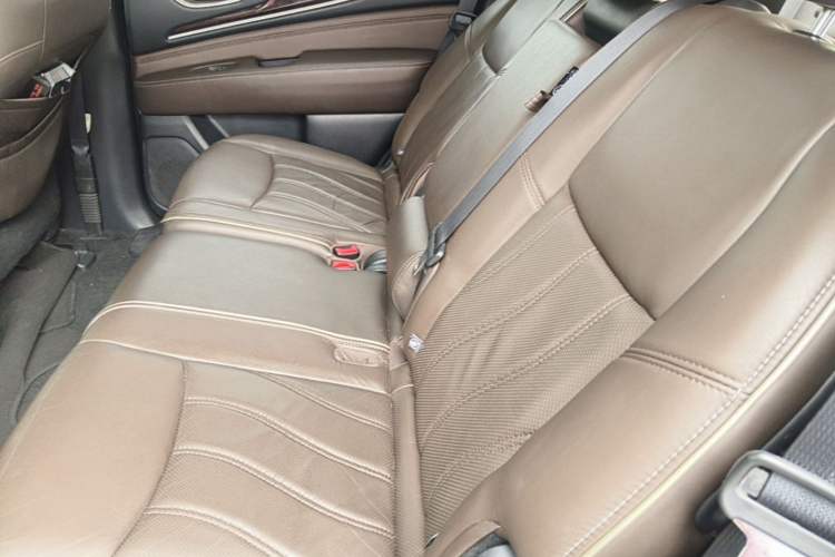 Used Infiniti QX60 2016 2.5 S/C Hybrid Two-Wheel-Drive Excellence Edition China V Standard Left Rear Seat