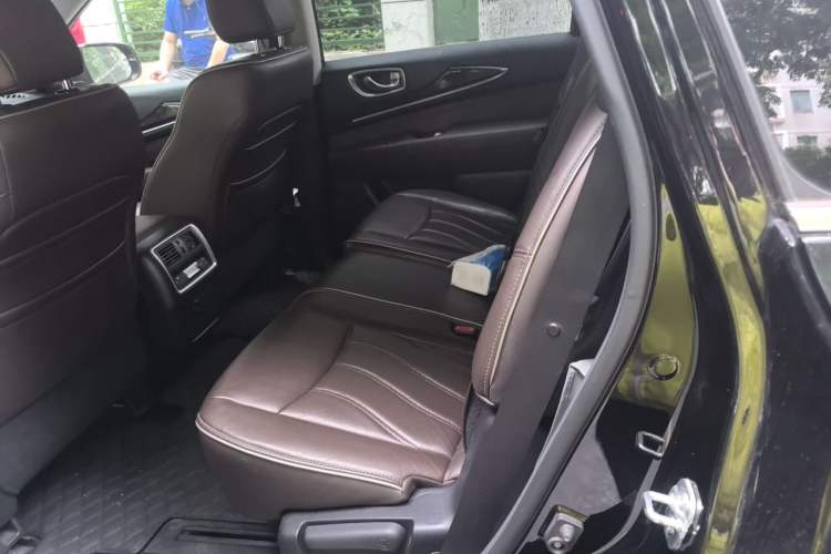Used Infiniti QX60 2016 2.5 S/C Hybrid Two-Wheel-Drive Excellence Edition China V Standard Left Rear Seat