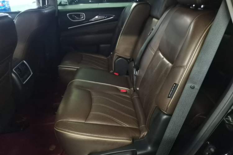 Used Infiniti QX60 2016 2.5 S/C Hybrid Two-Wheel-Drive Excellence Edition China V Standard Left Rear Seat