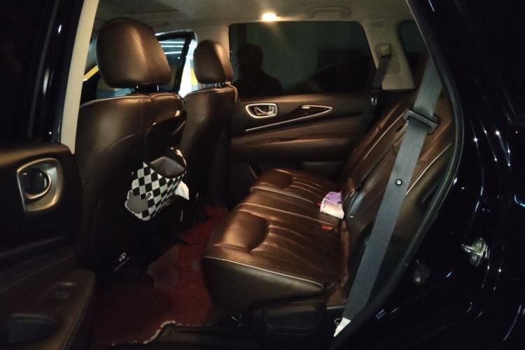 Used Infiniti QX60 2016 2.5 S/C Hybrid Two-Wheel-Drive Excellence Edition China V Standard Left Rear Seat