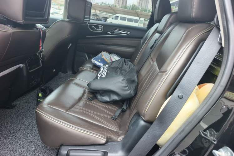 Used Infiniti QX60 2016 2.5 S/C Hybrid Four-Wheel Drive All-Terrain Version China V Emission Standard Left Rear Seat