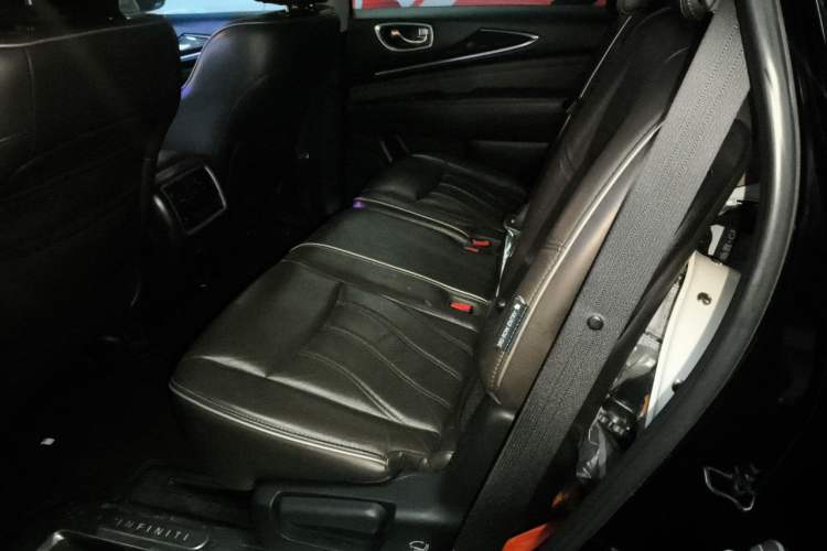Used Infiniti QX60 2016 2.5 S/C Hybrid Two-Wheel-Drive Excellence Edition China V Standard Left Rear Seat