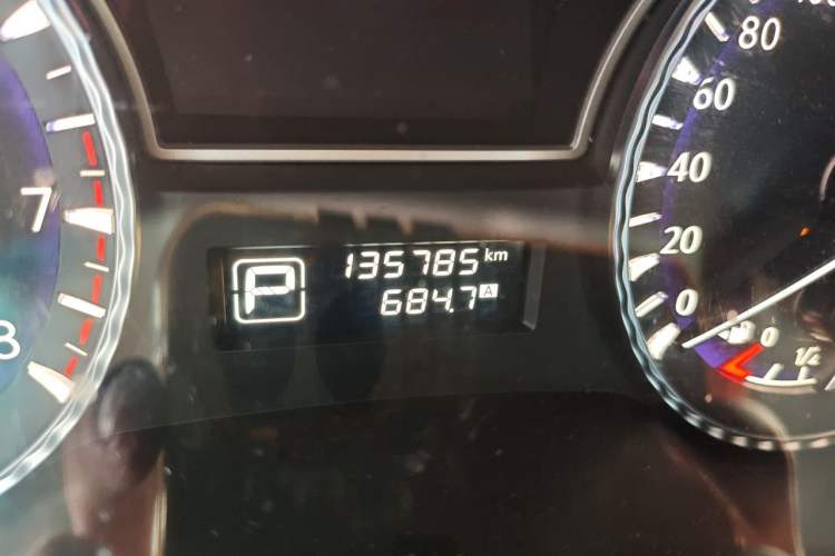 Used Infiniti QX60 2016 2.5 S/C Hybrid Two-Wheel-Drive Excellence Edition China V Standard Odometer Close Up