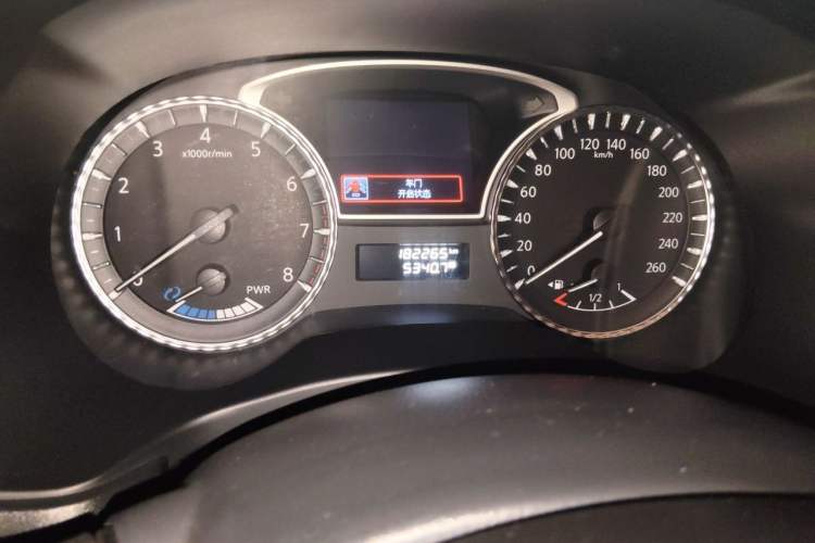 Used Infiniti QX60 2016 2.5 S/C Hybrid Two-Wheel-Drive Excellence Edition China V Standard Odometer Close Up