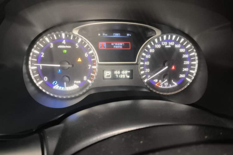 Used Infiniti QX60 2016 2.5 S/C Hybrid Two-Wheel-Drive Excellence Edition China V Standard Odometer Close Up