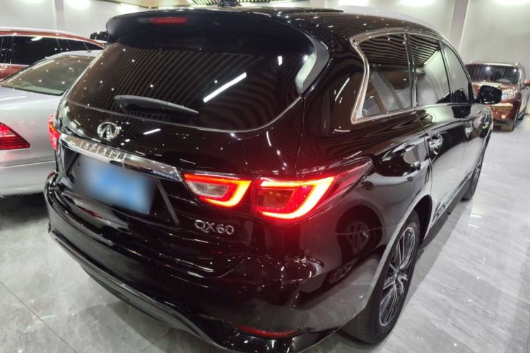 Used Infiniti QX60 2016 2.5 S/C Hybrid Two-Wheel-Drive Excellence Edition China V Standard Rear Right 45 Deg
