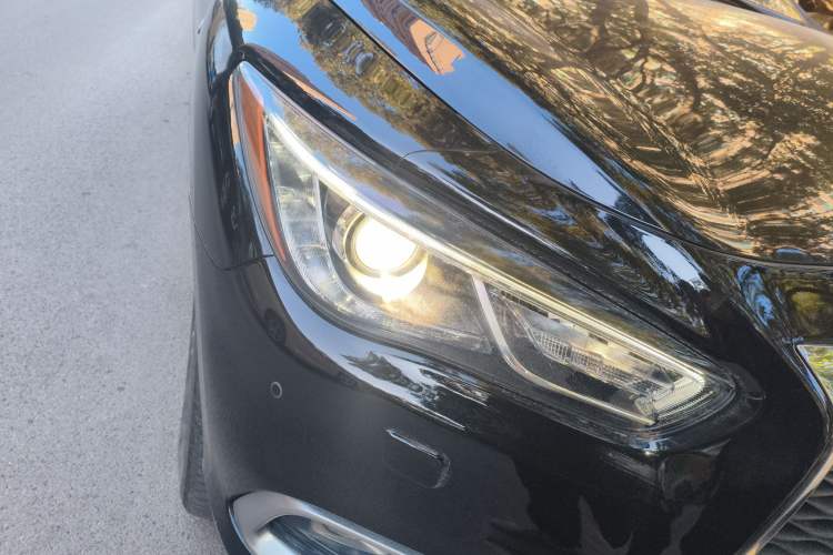 Used Infiniti QX60 2016 2.5 S/C Hybrid Four-Wheel Drive All-Terrain Version China V Emission Standard Right Front Headlight