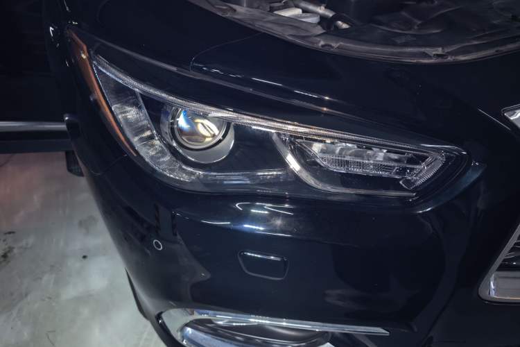 Used Infiniti QX60 2016 2.5 S/C Hybrid Two-Wheel-Drive Excellence Edition China V Standard Right Front Headlight