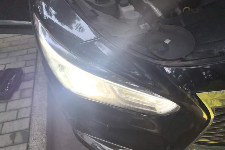 Used Infiniti QX60 2016 2.5 S/C Hybrid Two-Wheel-Drive Excellence Edition China V Standard Right Front Headlight