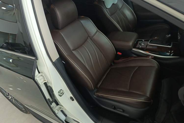 Used Infiniti QX60 2016 2.5 S/C Hybrid Two-Wheel-Drive Excellence Edition China V Standard Right Front Seat
