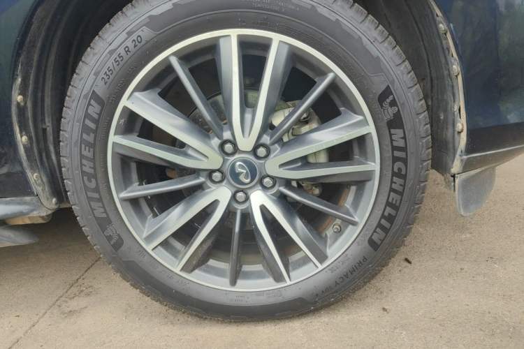 Used Infiniti QX60 2016 2.5 S/C Hybrid Four-Wheel Drive All-Terrain Version China V Emission Standard Right Front Wheel Hub