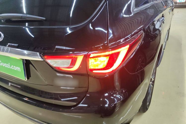 Used Infiniti QX60 2016 2.5 S/C Hybrid Two-Wheel-Drive Excellence Edition China V Standard Right Rear Taillight