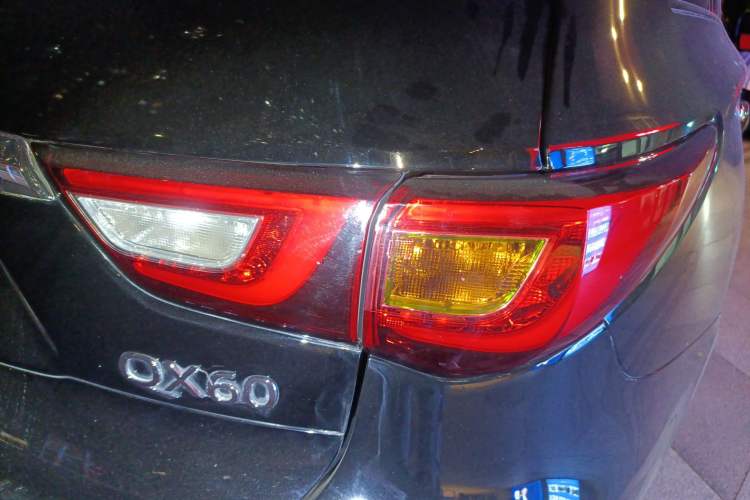Used Infiniti QX60 2016 2.5 S/C Hybrid Two-Wheel-Drive Excellence Edition China V Standard Right Rear Taillight