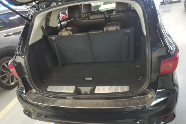 Used Infiniti QX60 2016 2.5 S/C Hybrid Two-Wheel-Drive Excellence Edition China V Standard Trunk