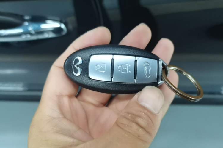 Used Infiniti QX60 2016 2.5 S/C Hybrid Two-Wheel-Drive Excellence Edition China V Standard Vehicle Key