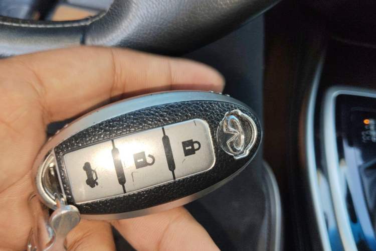 Used Infiniti QX60 2016 2.5 S/C Hybrid Two-Wheel-Drive Excellence Edition China V Standard Vehicle Key