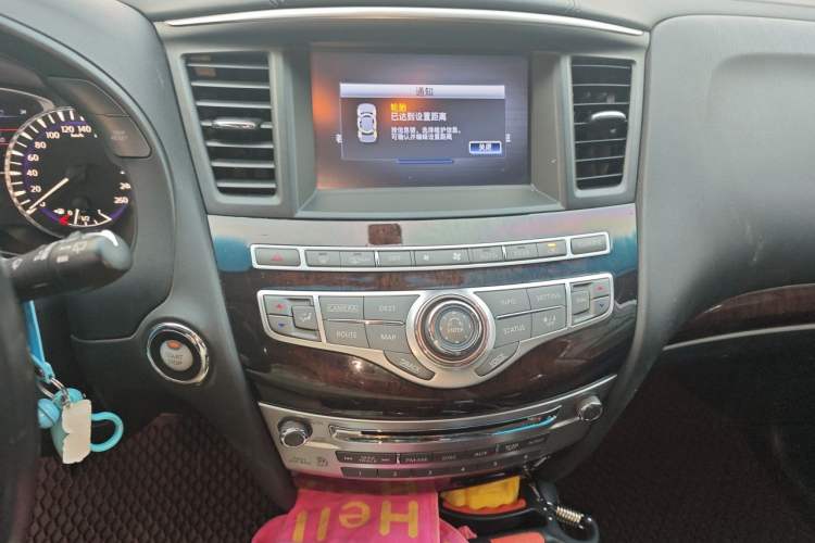 Used Infiniti QX60 2016 2.5 S/C Hybrid Two-Wheel-Drive Excellence Edition China V Standard Audio And AC Panel