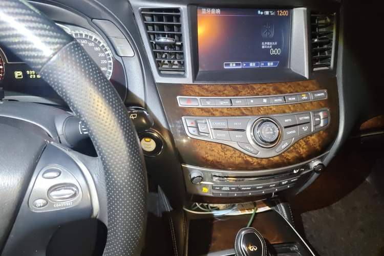 Used Infiniti QX60 2016 2.5 S/C Hybrid Two-Wheel-Drive Excellence Edition China V Standard Audio And AC Panel