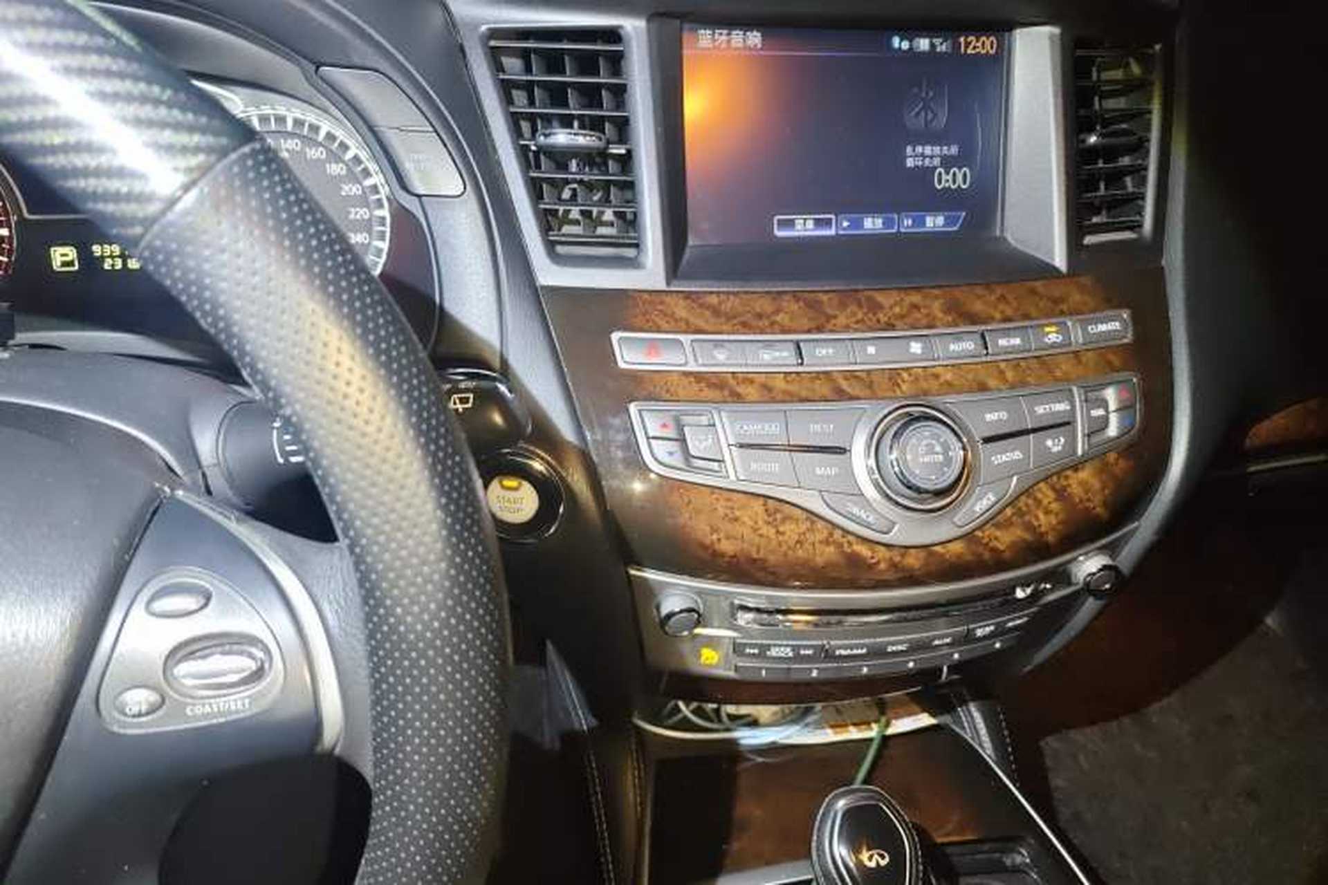 Used Infiniti QX60 2016 2.5 S/C Hybrid Two-Wheel-Drive Excellence Edition China V Standard Audio And AC Panel